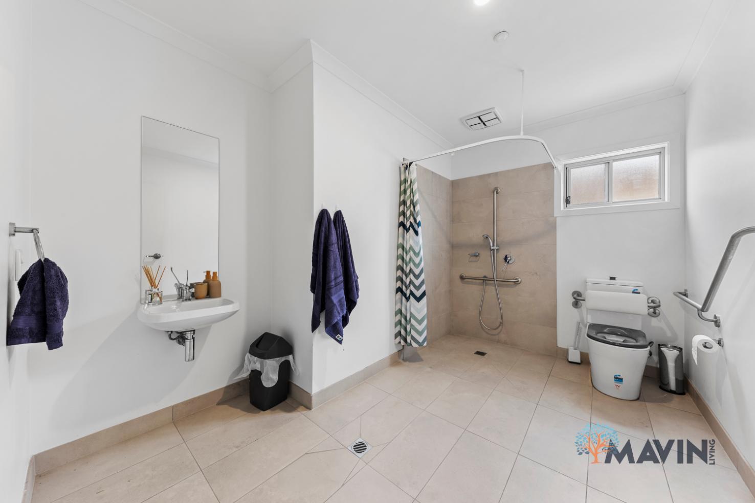 Officer Spacious Light — Home image 11