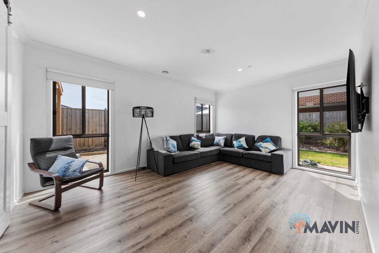Officer Spacious Light — Home image 2