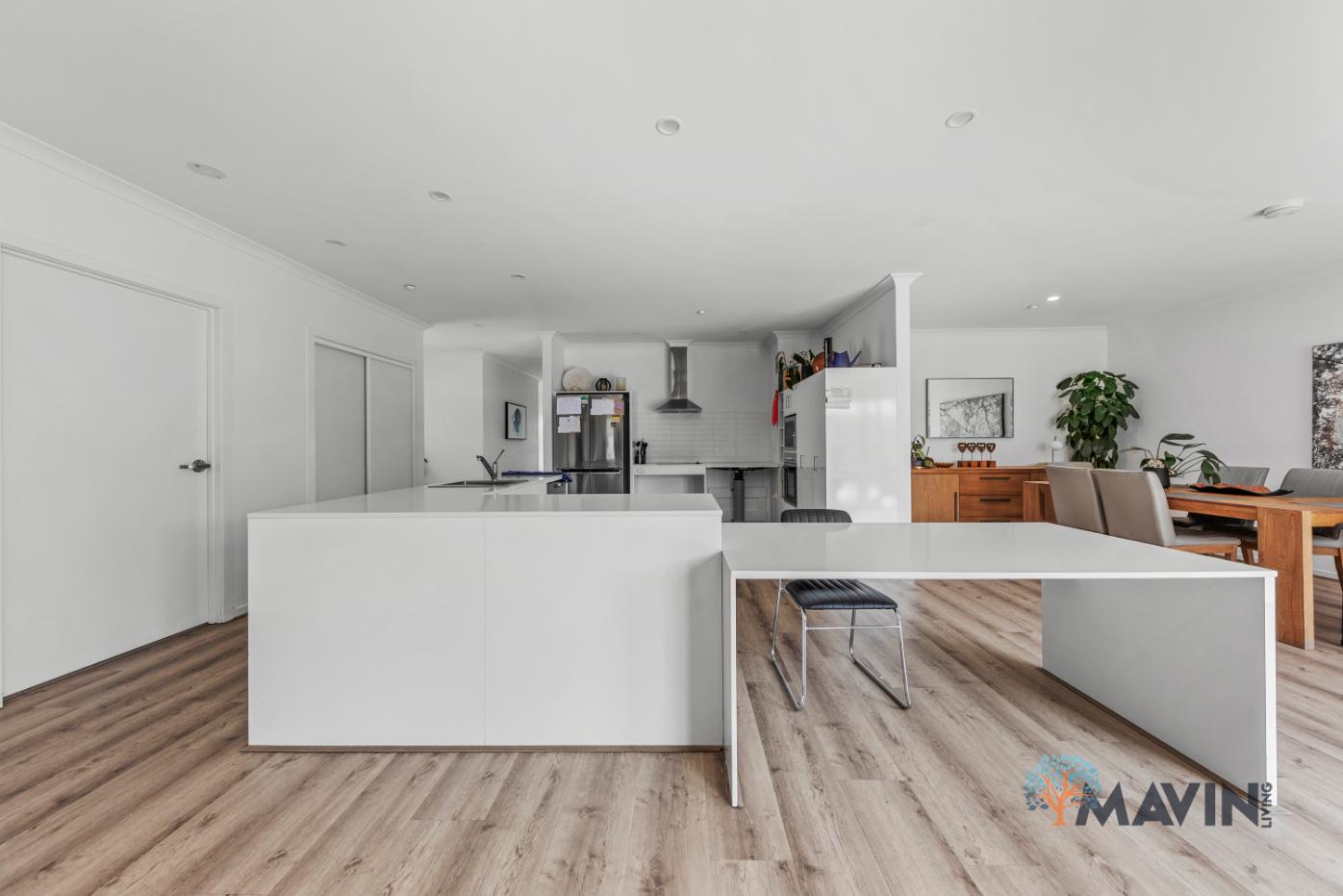 Officer Spacious Light — Home image 4