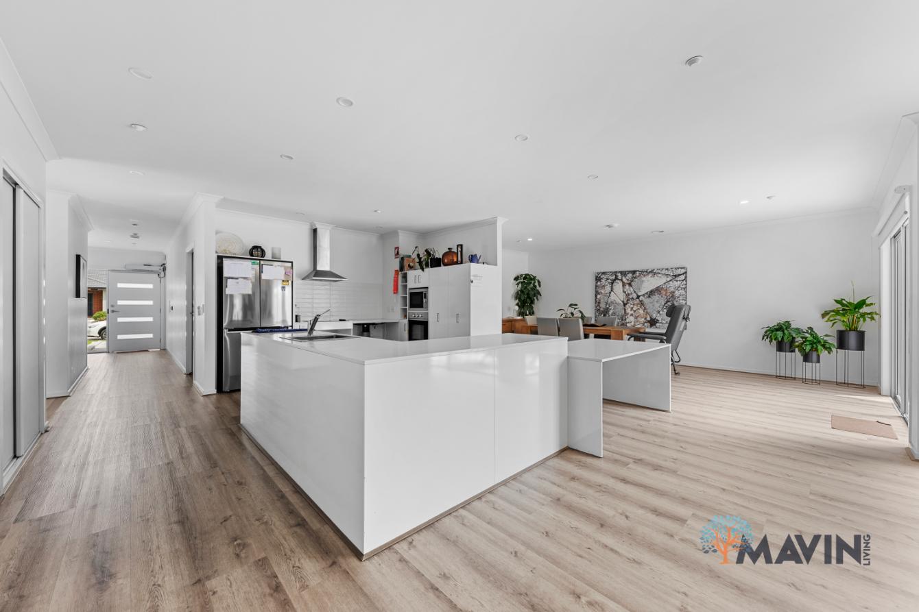 Officer Spacious Light — Home image 5