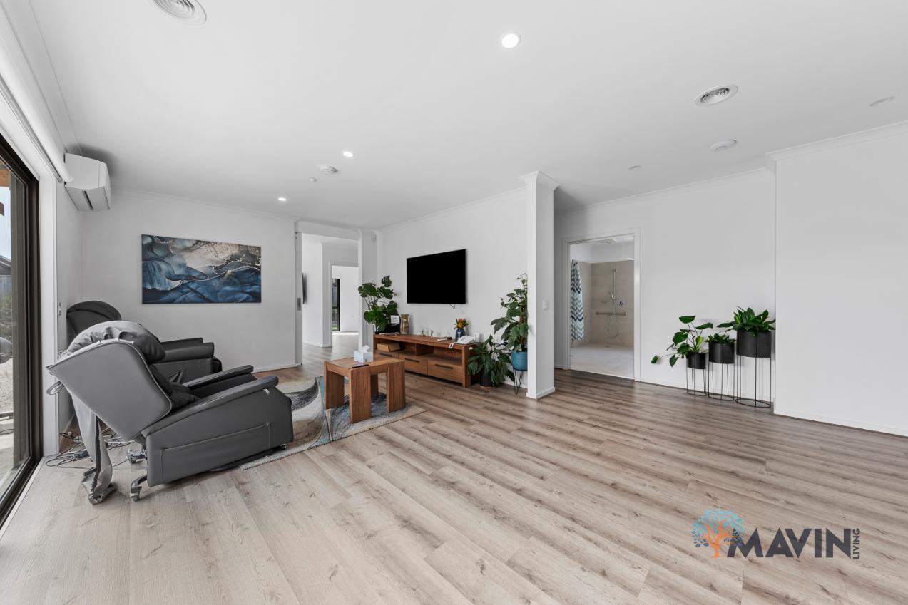 Officer Spacious Light — Home image 8