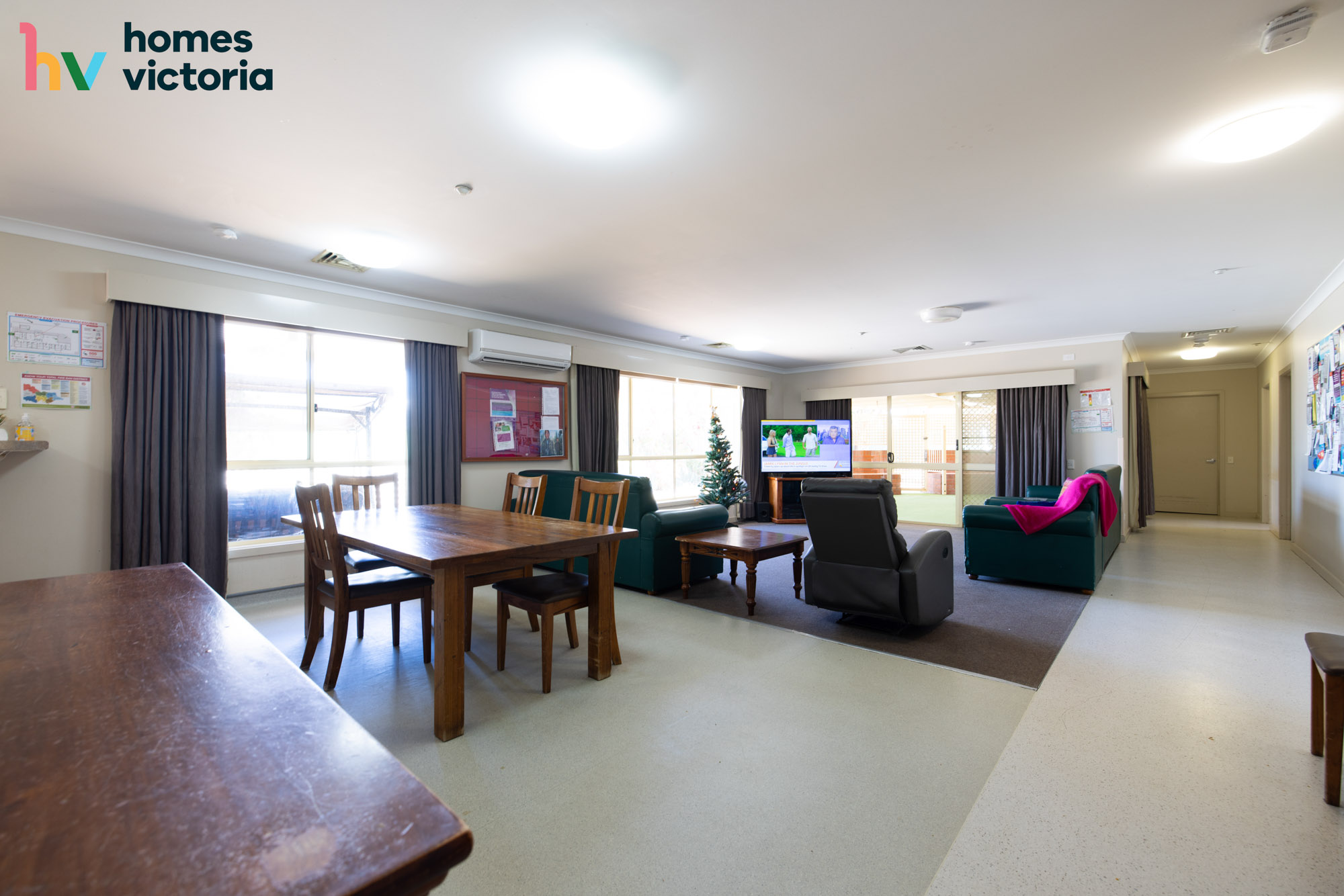 Spacious living amongst trees and gardens — Home image 7