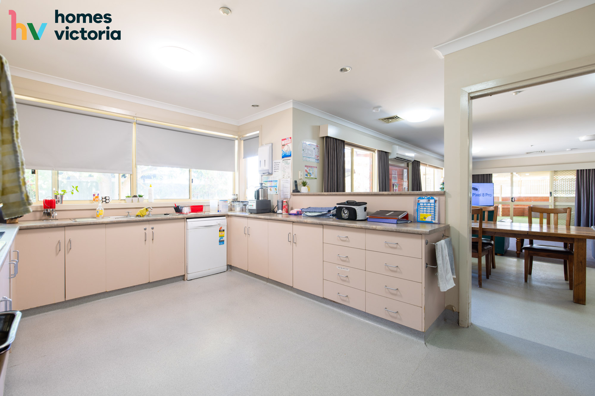 Spacious living amongst trees and gardens — Home image 11