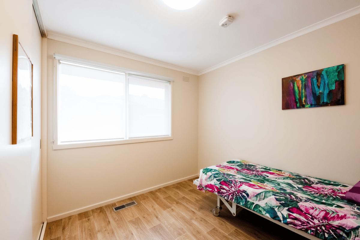 Friendly home close to local shopping and parks in bustling Glen Waverley. — Home image 12