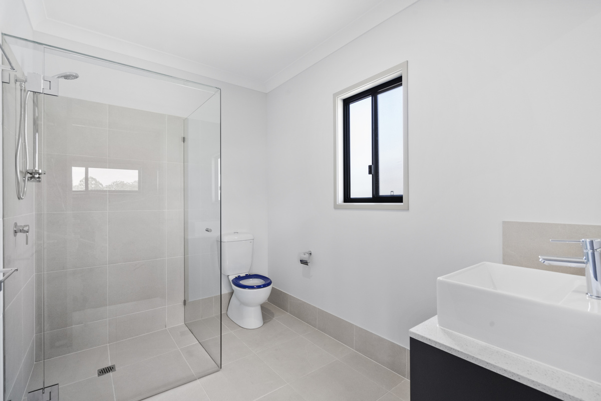REDLAND BAY, QLD – IMPROVED LIVABILITY HOUSE (CO-TENANCY) — Home image 3