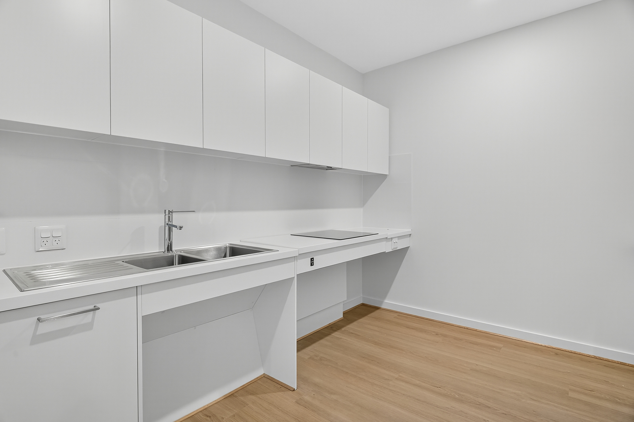 Flawless 5-Star HPS Villas in Adelaide’s Heart! — Home image 4
