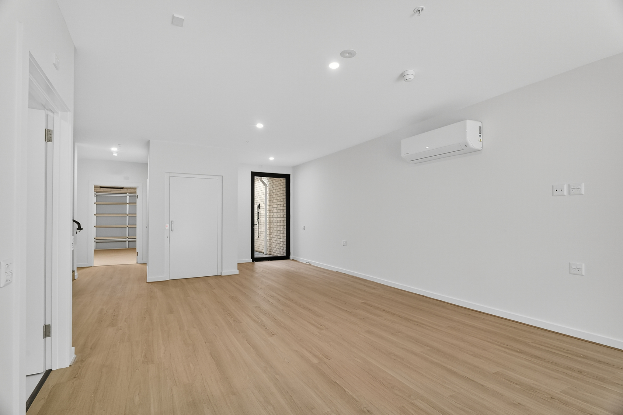 Flawless 5-Star HPS Villas in Adelaide’s Heart! — Home image 6