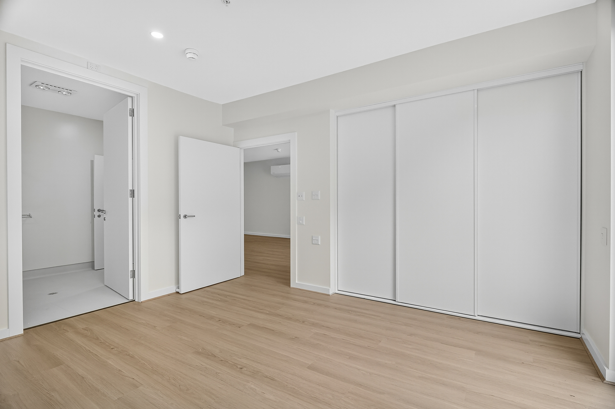 Flawless 5-Star HPS Villas in Adelaide’s Heart! — Home image 7