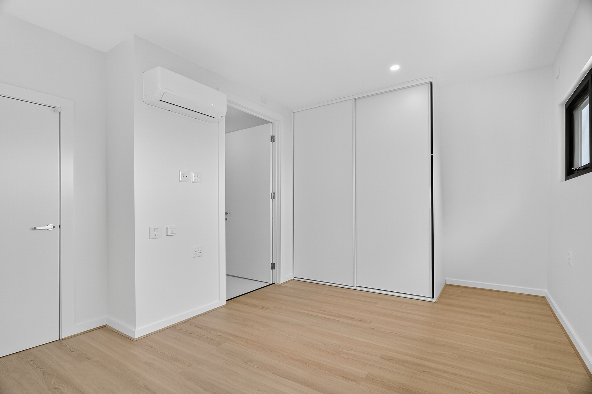 Flawless 5-Star HPS Villas in Adelaide’s Heart! — Home image 8