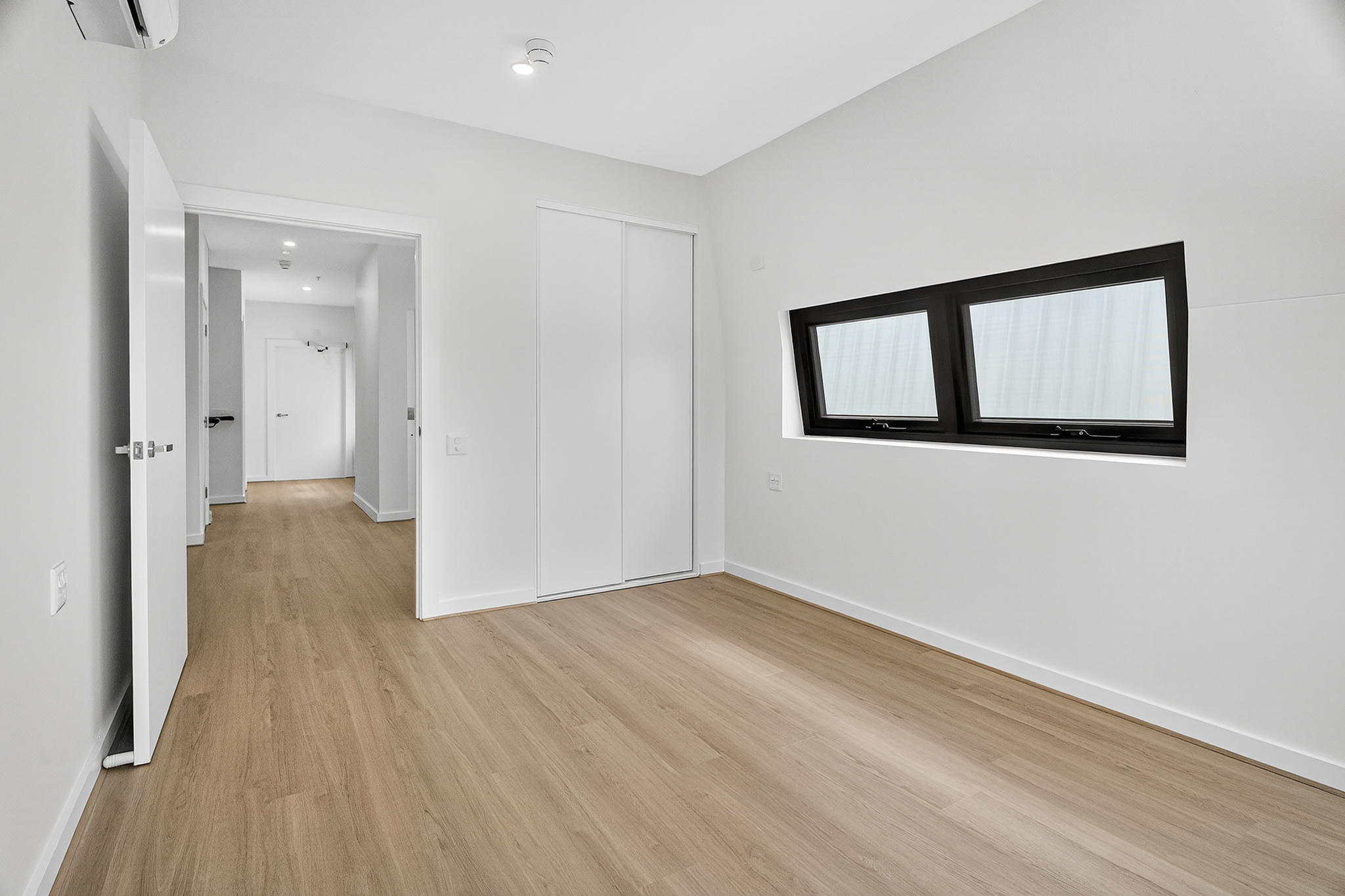 Flawless 5-Star HPS Villas in Adelaide’s Heart! — Home image 9