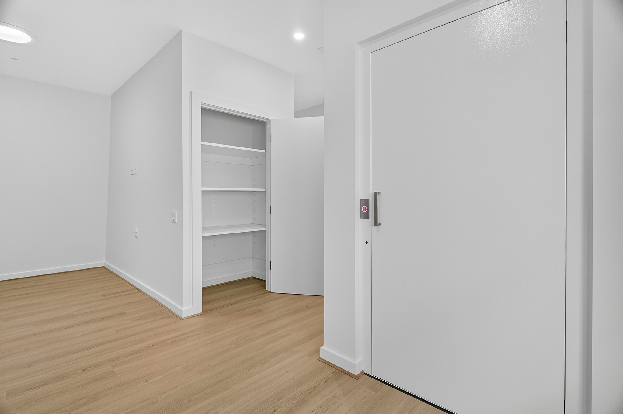Flawless 5-Star HPS Villas in Adelaide’s Heart! — Home image 10