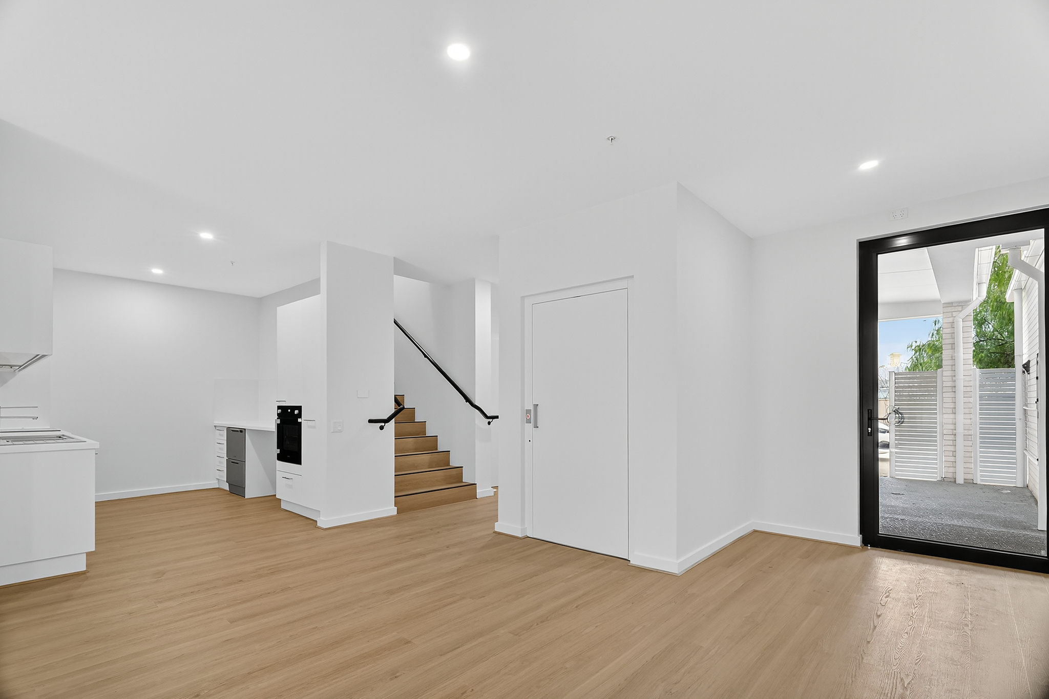 Flawless 5-Star HPS Villas in Adelaide’s Heart! — Home image 12