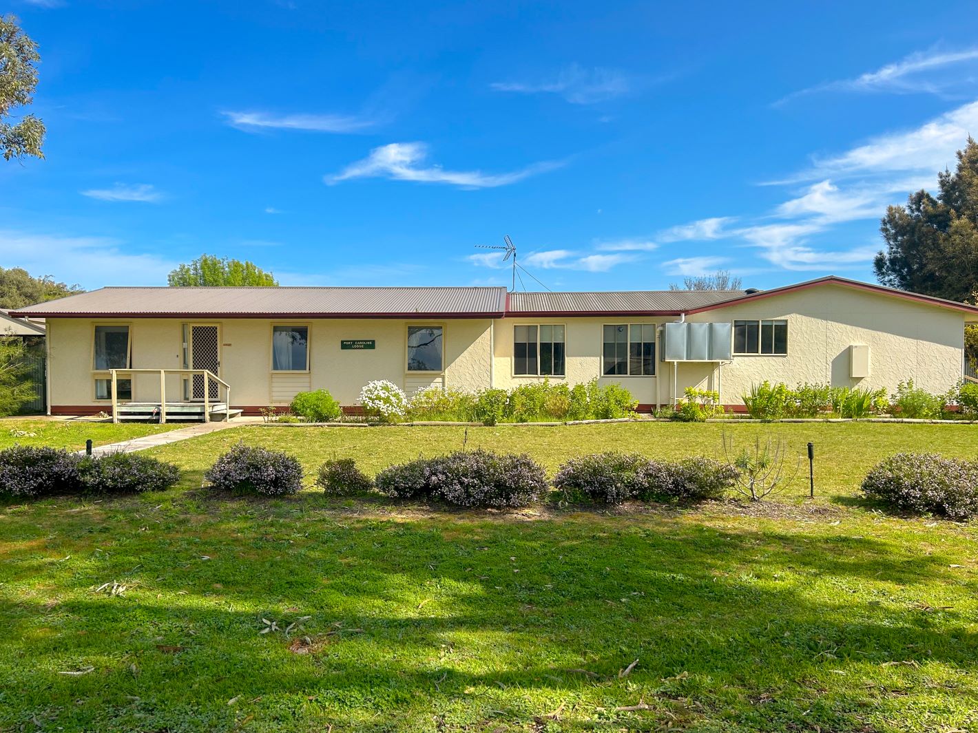 KINGSTON SOUTH EAST AVAILABLE NOW! 3 Bedroom Basic Share Home — Home image 3