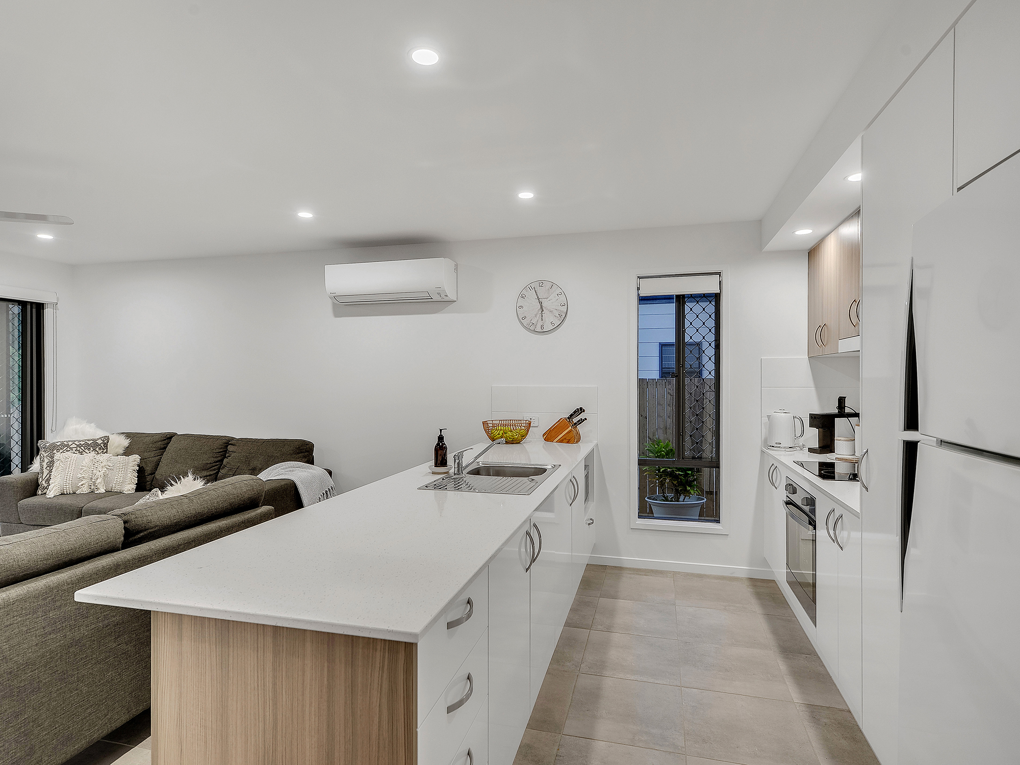 BRILLIANT HPS (Female Only) - Roxburgh Park, Victoria — Home image 3