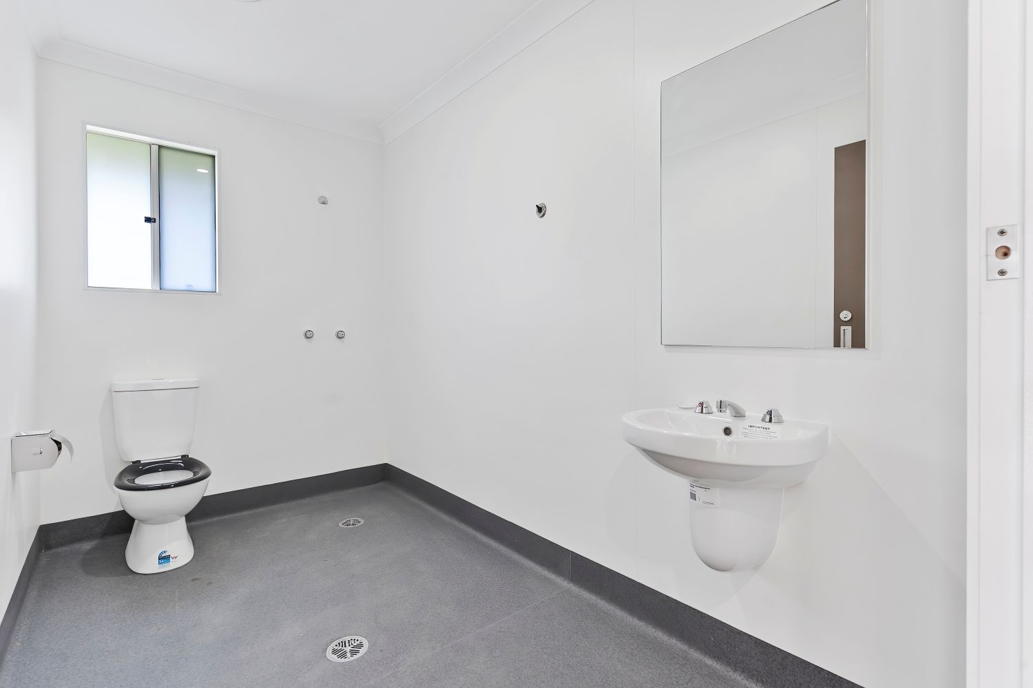 Urangan, Hervey Bay QLD - Robust Duplex (Villa One) — Home image 20