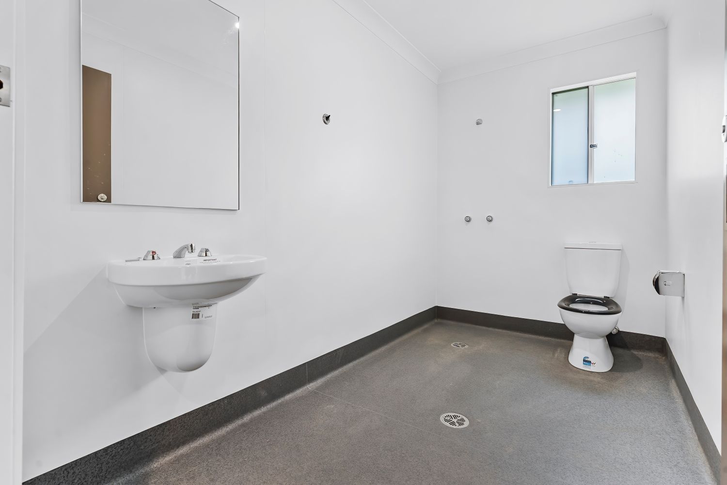 Urangan, Hervey Bay QLD - Robust Duplex (Villa One) — Home image 26