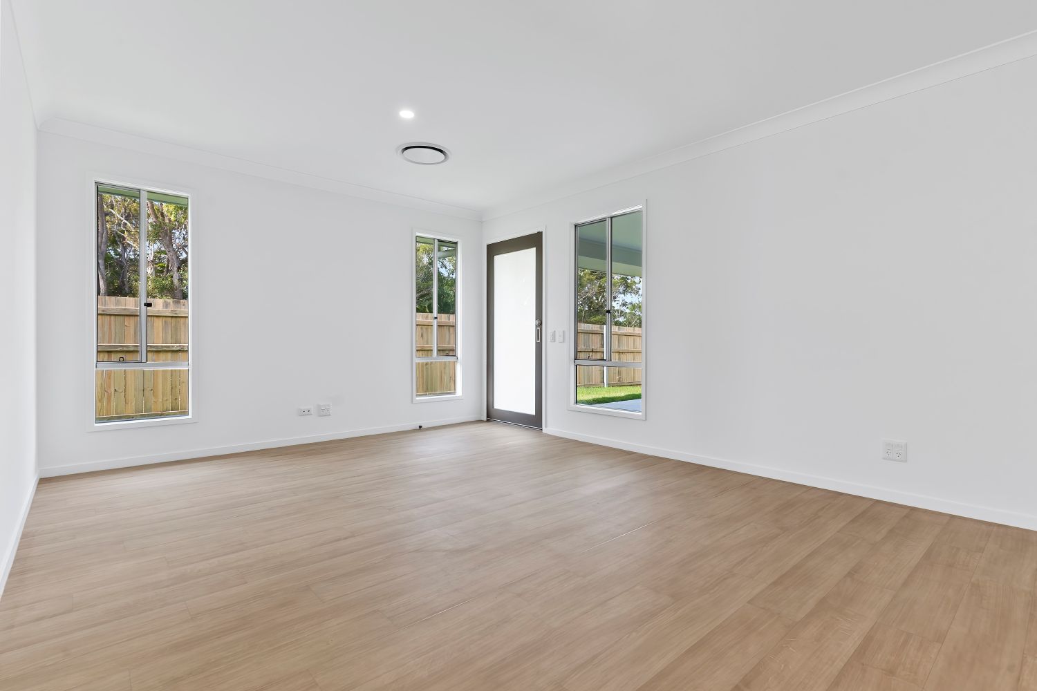 Urangan, Hervey Bay QLD - Robust Duplex (Villa One) — Home image 32