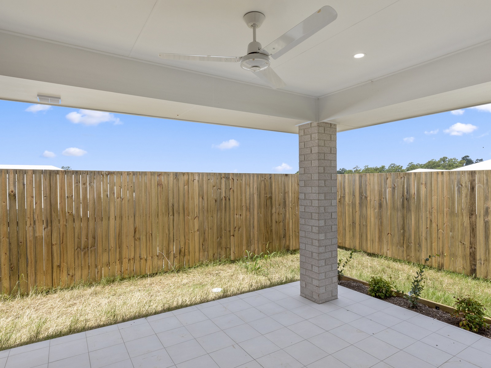High Physical Support house in Collingwood Park — Home image 3