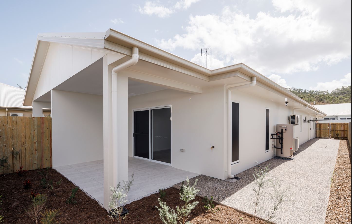 SDA Fully Accessible 1 x 2 Duplex Mount Louisa, Townsville — Home image 4