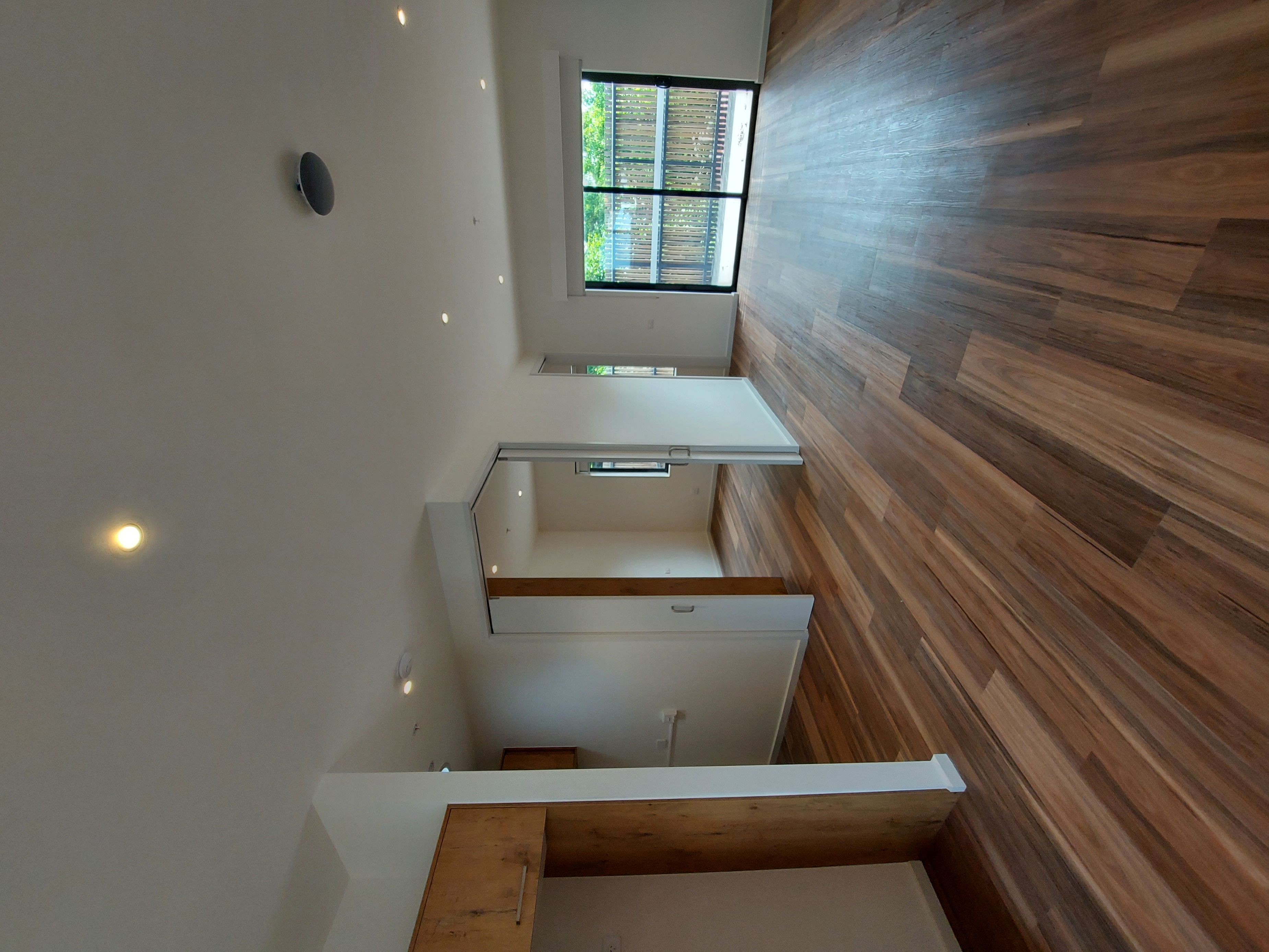 First floor apartment with balcony & free rent period* — Home image 2