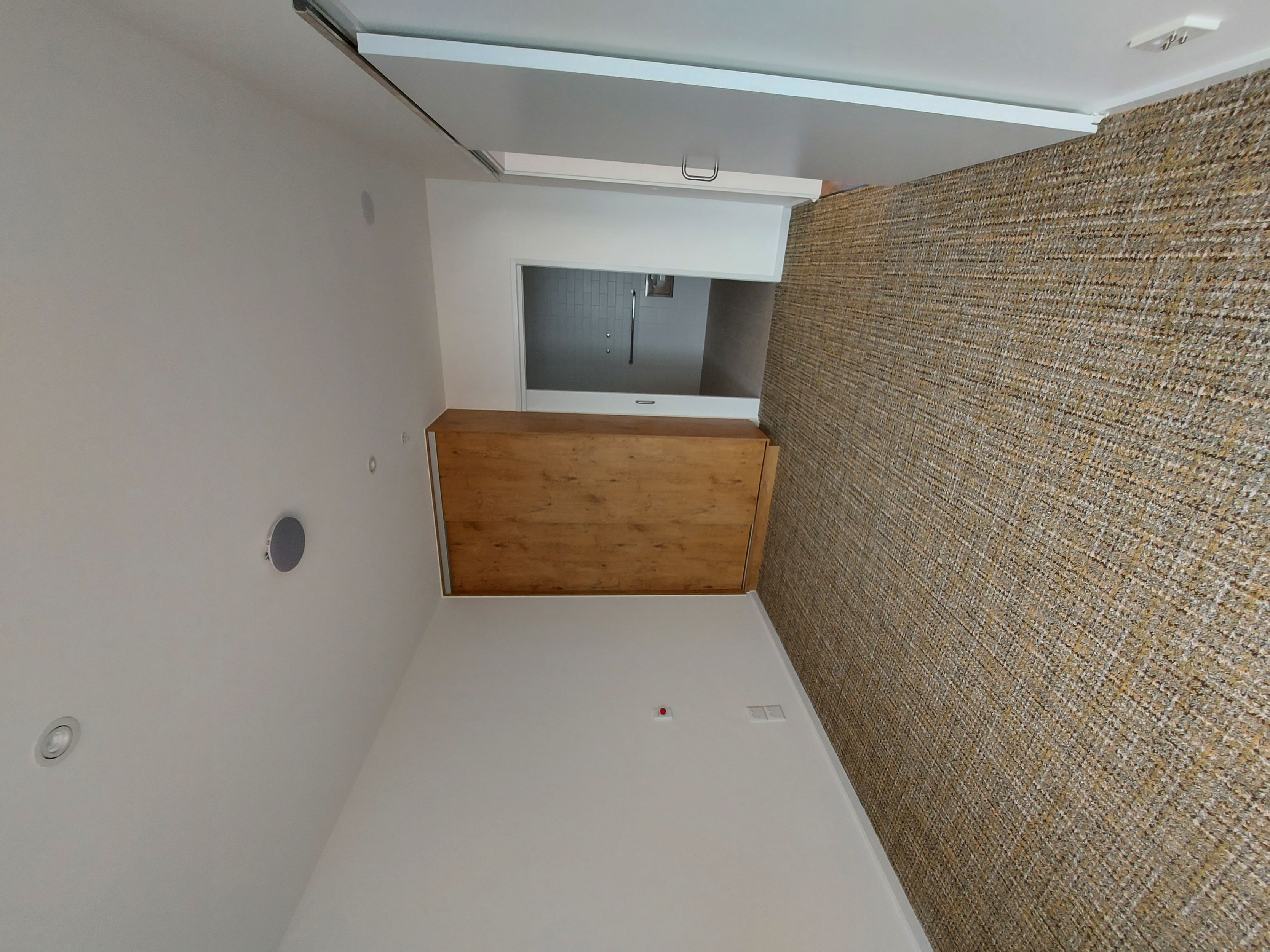 First floor apartment with balcony & free rent period* — Home image 4