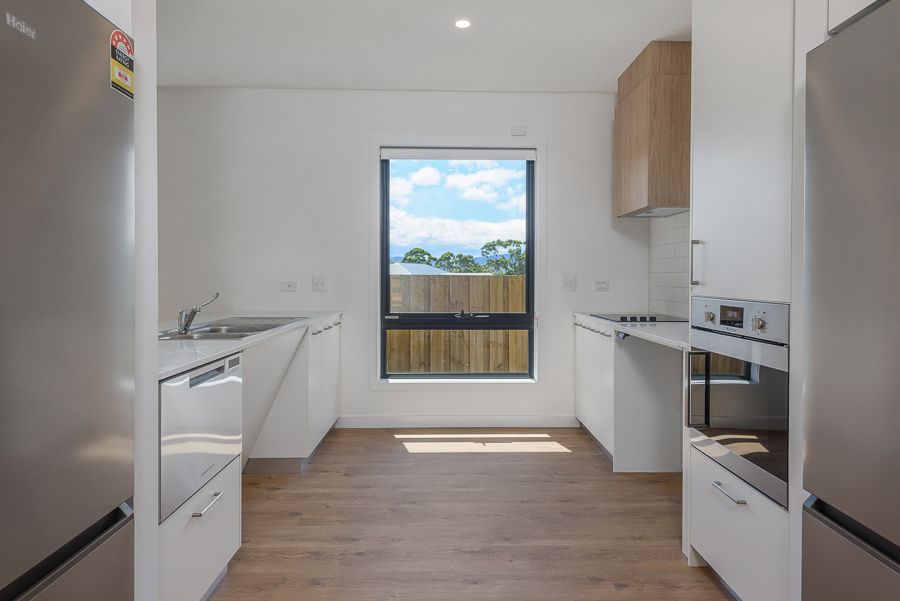 Accessible living at its best – custom features, fully accessible, high-quality home in Claremont — Home image 3
