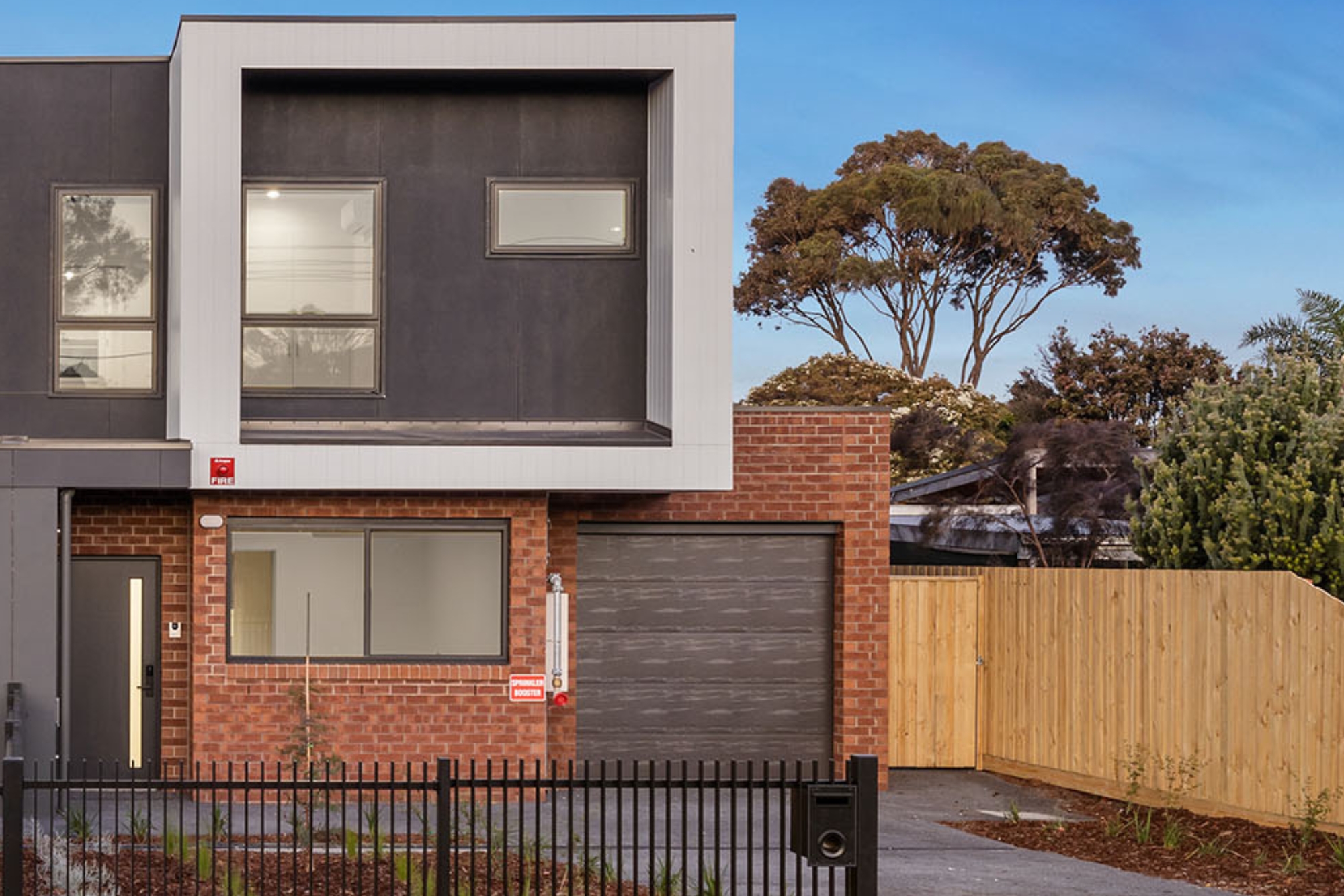 Improved Livability SDA minutes away from Carrum Beach and Patterson Lakes! — Home image 2