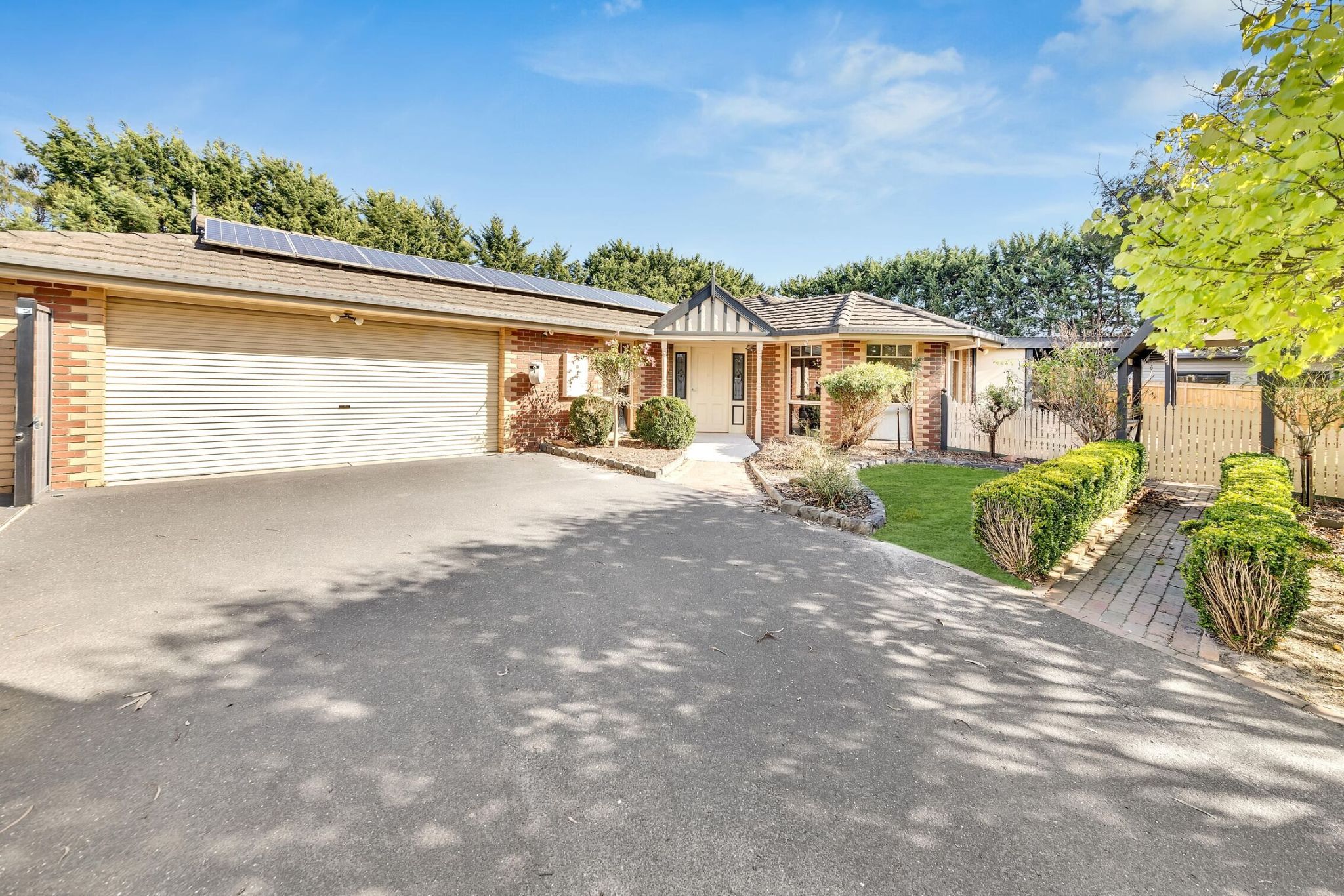Your Cozy Haven: A Place to Feel Right at Home in Cranbourne South — Home image 3
