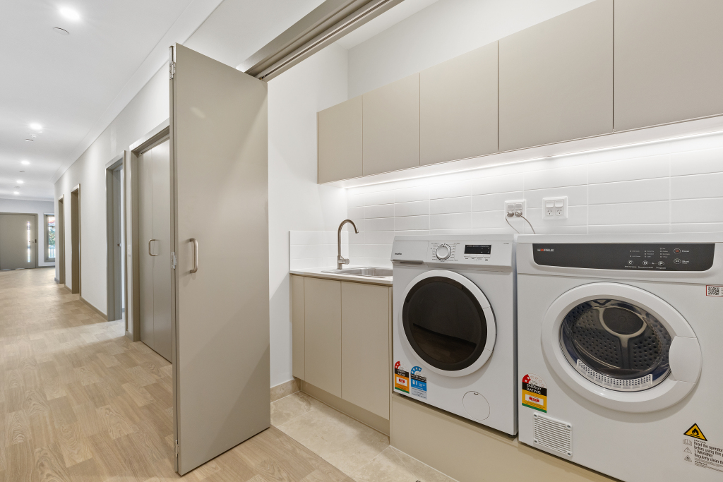 2 Bed Improved Liveability House in Mentone — Home image 11