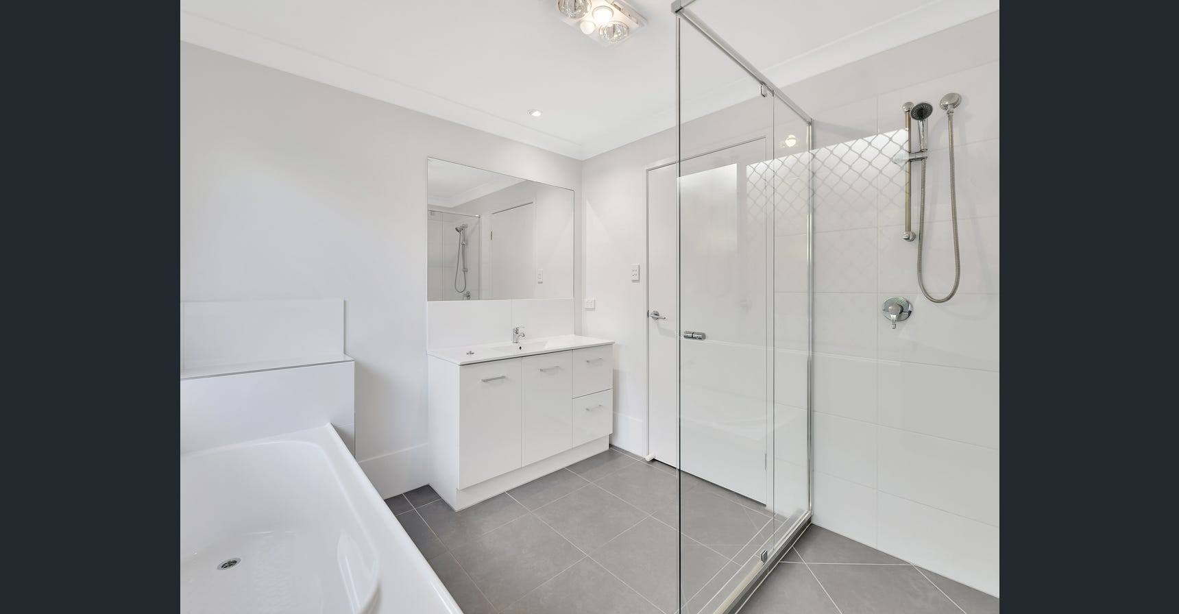 Comfortable Modern SIL Home in Lawnton — Home image 13