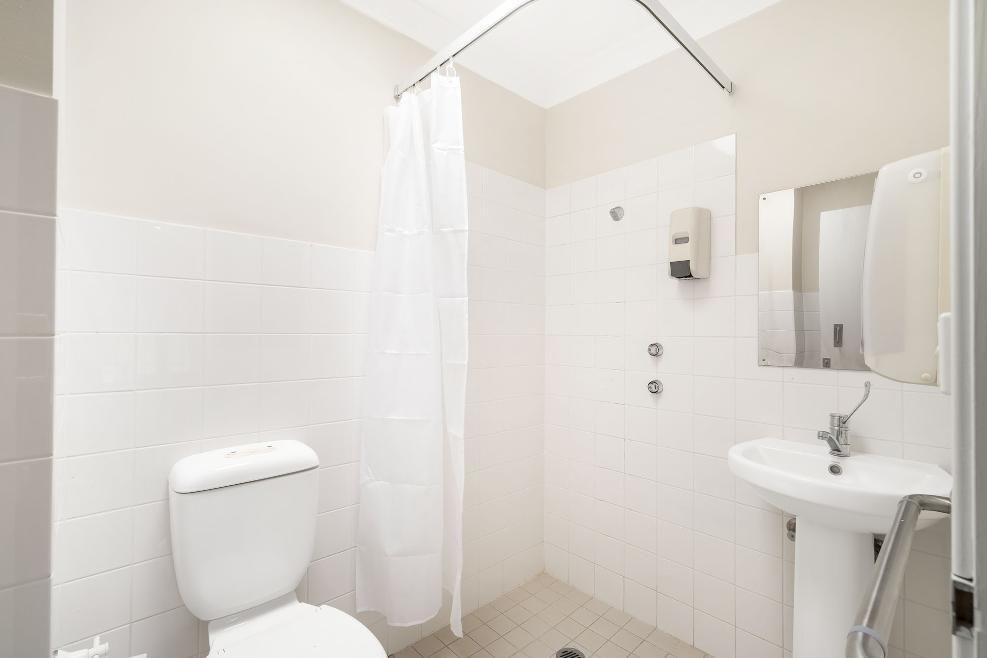 Self contained studio unit in Williamtown on acreage — Home image 9