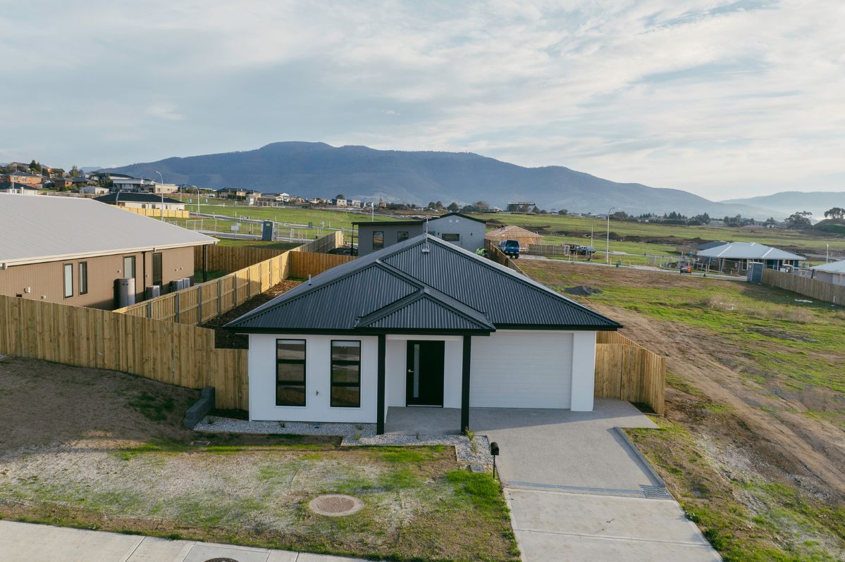 Modern 3-Bedroom HPS - Bottlebrush Way, Risdon Vale TAS — Home image 6