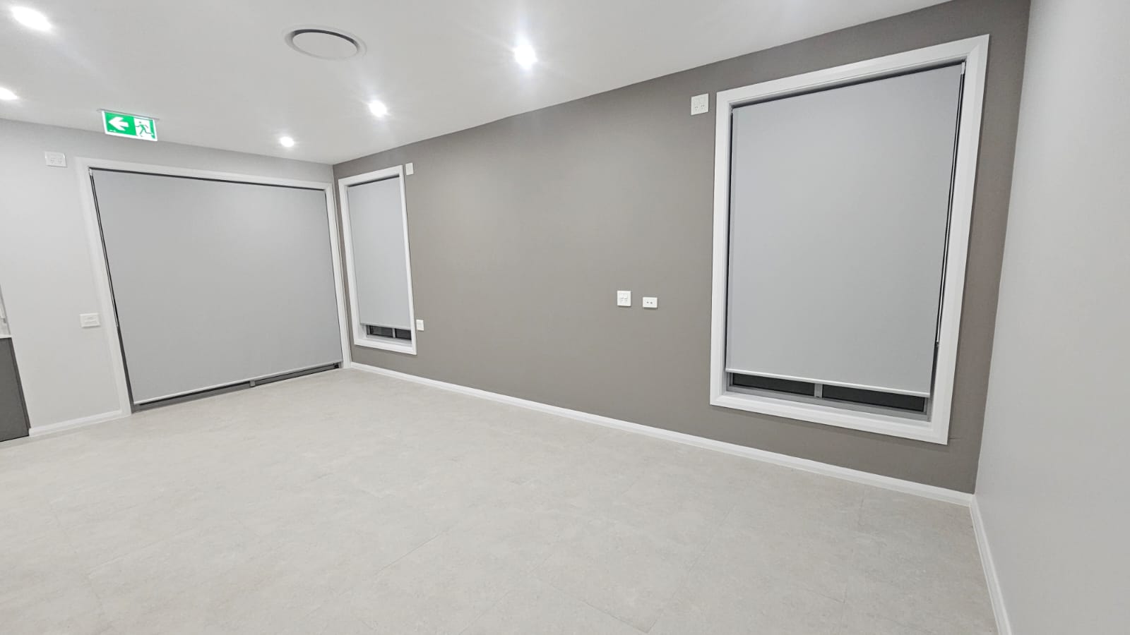 Available Now: 3 Res + OOA Home in Oakville — Home image 5