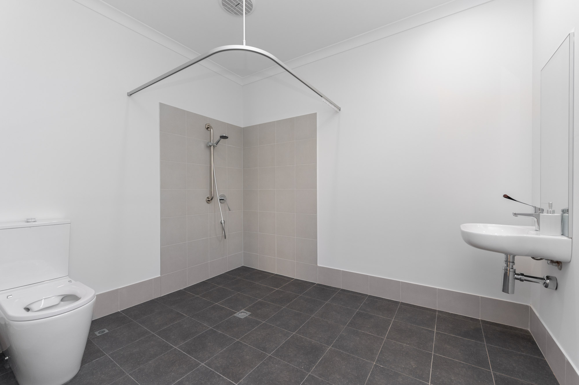 Modern SDA HPS 3 Residence House with OOA for Rent — Home image 12