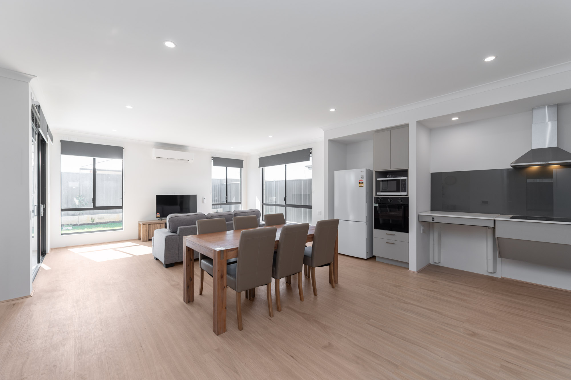 Modern SDA HPS 3 Residence House with OOA for Rent — Home image 4