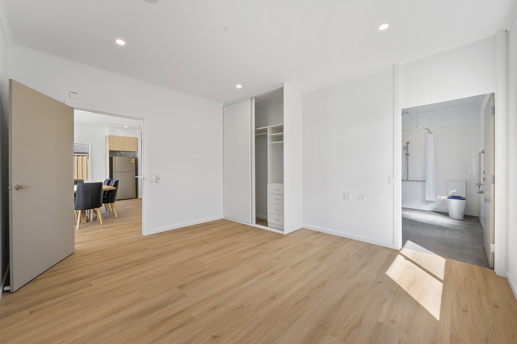 Ideal location for community access — Home image 4