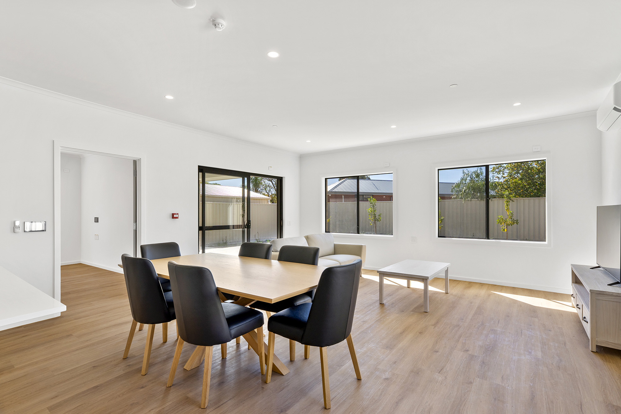 Ideal location for community access — Home image 5