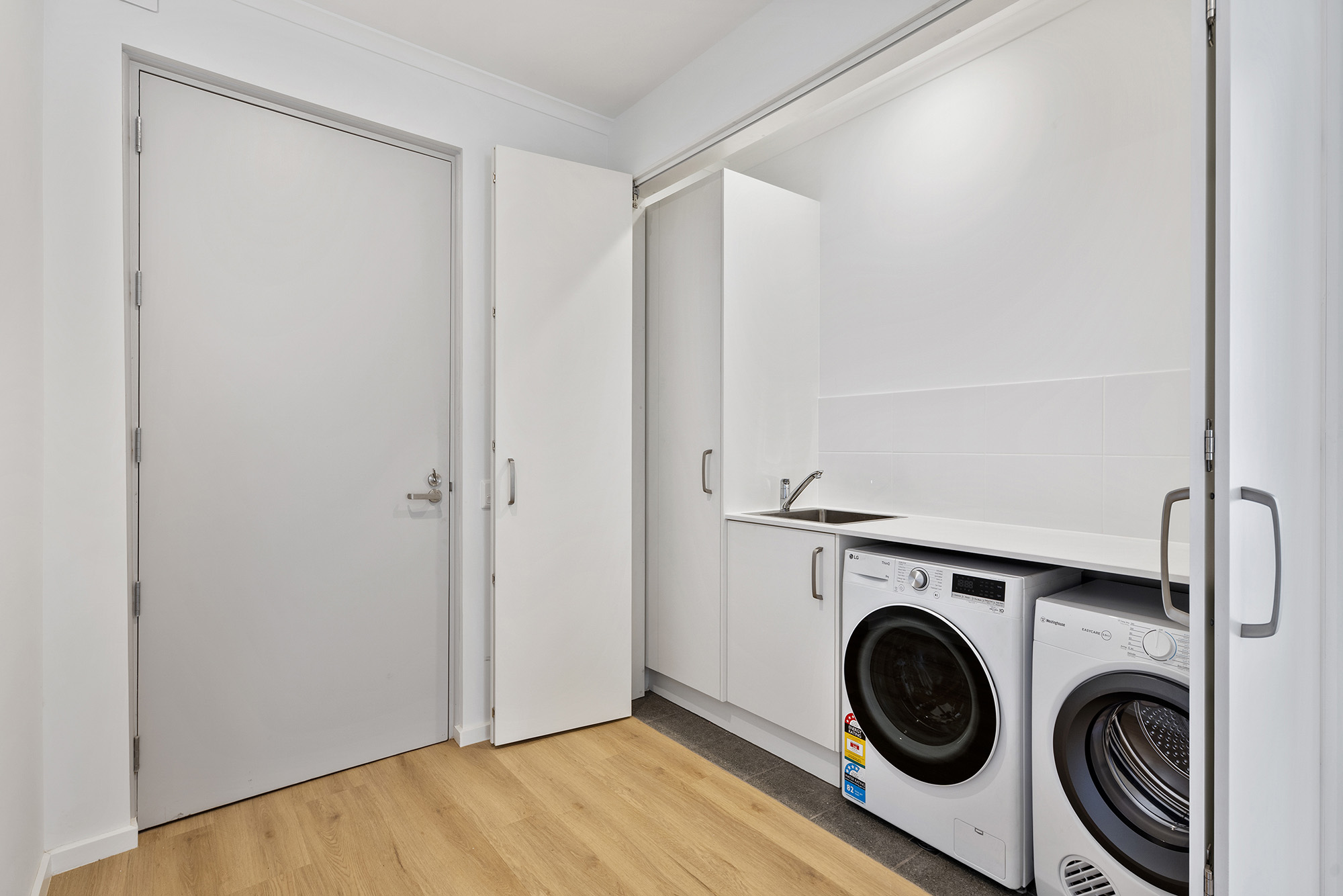 Ideal location for community access — Home image 6