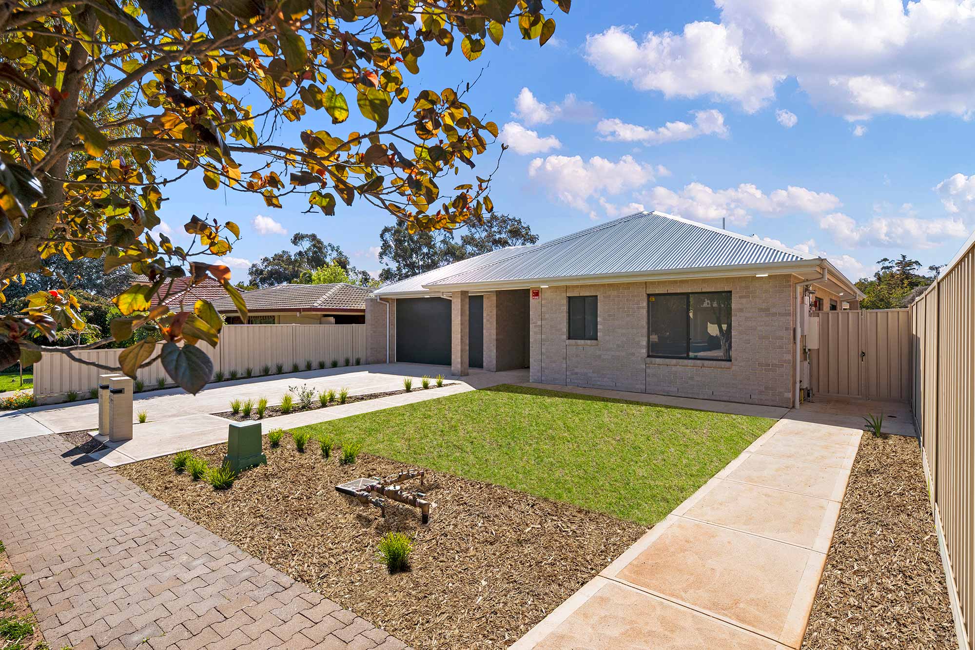 Ideal location for community access — Home image 15