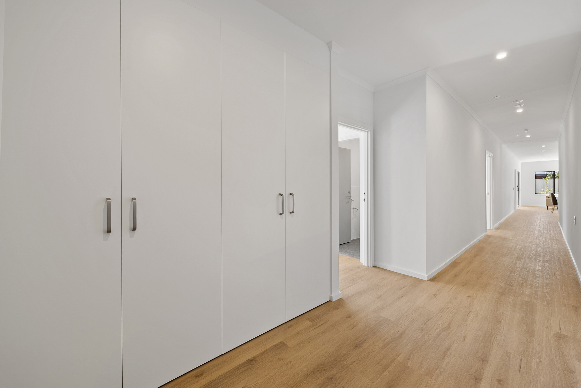 Ideal location for community access — Home image 16