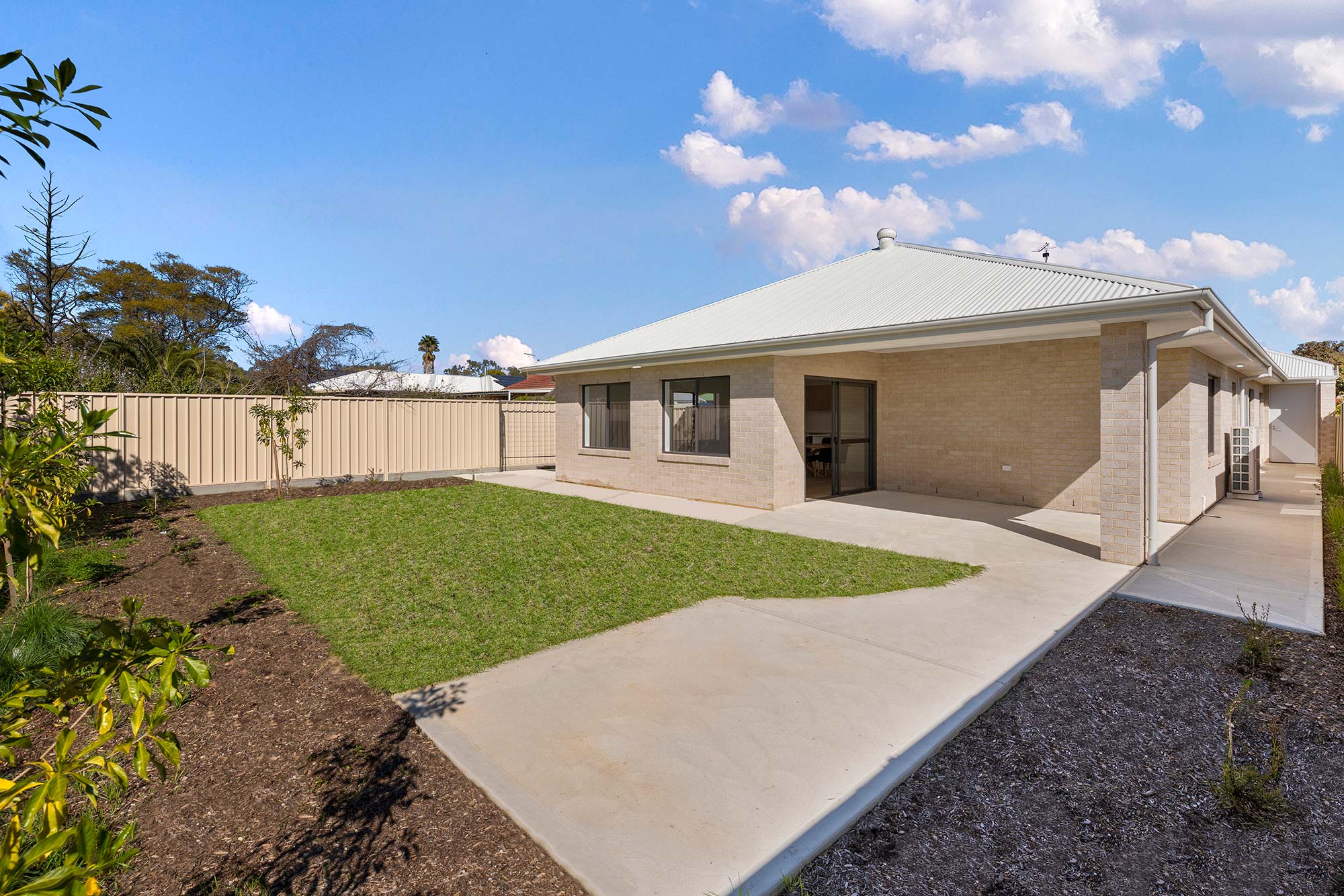 Ideal location for community access — Home image 17