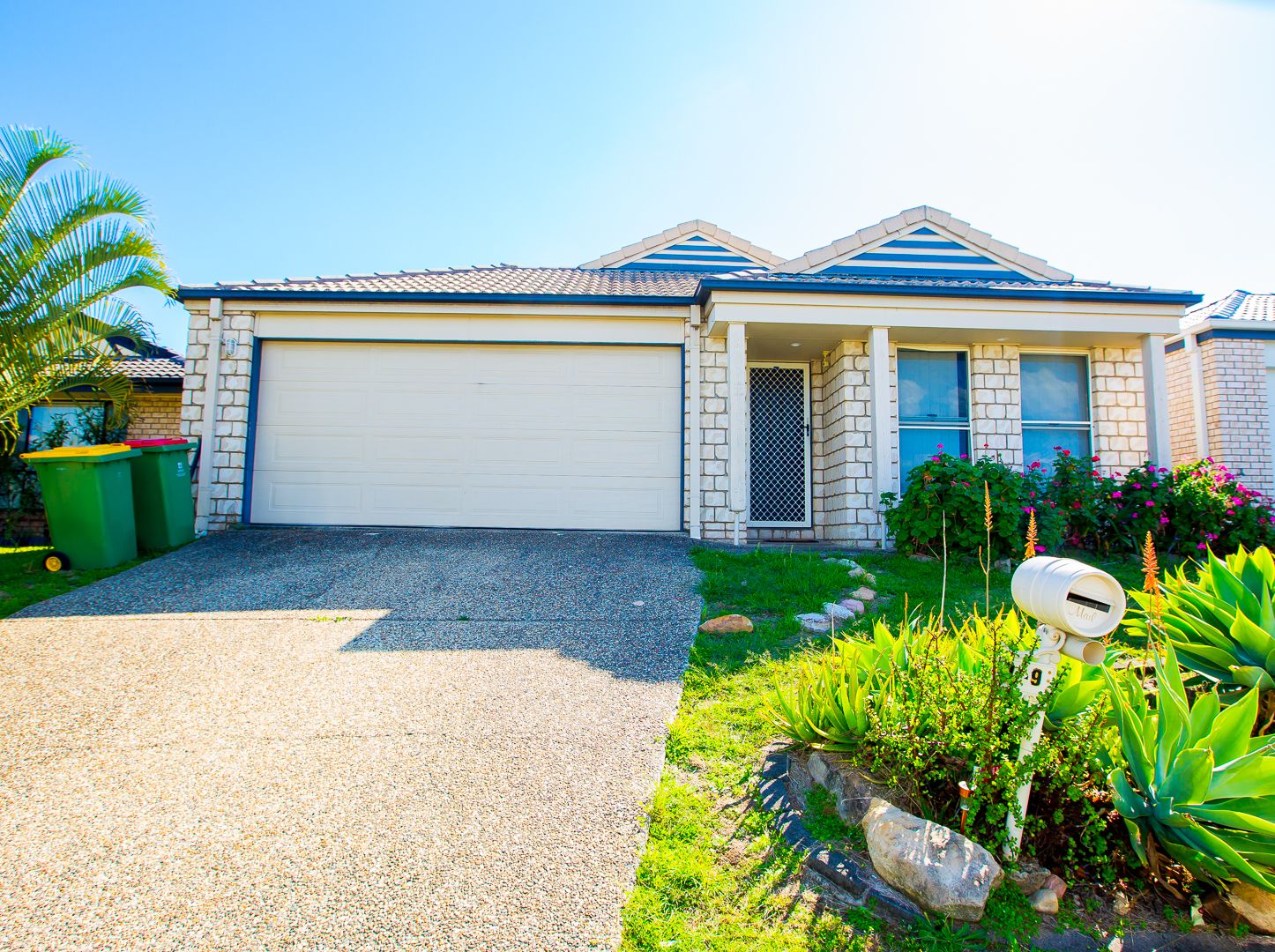 COLLINGWOOD PARK — Home image 4
