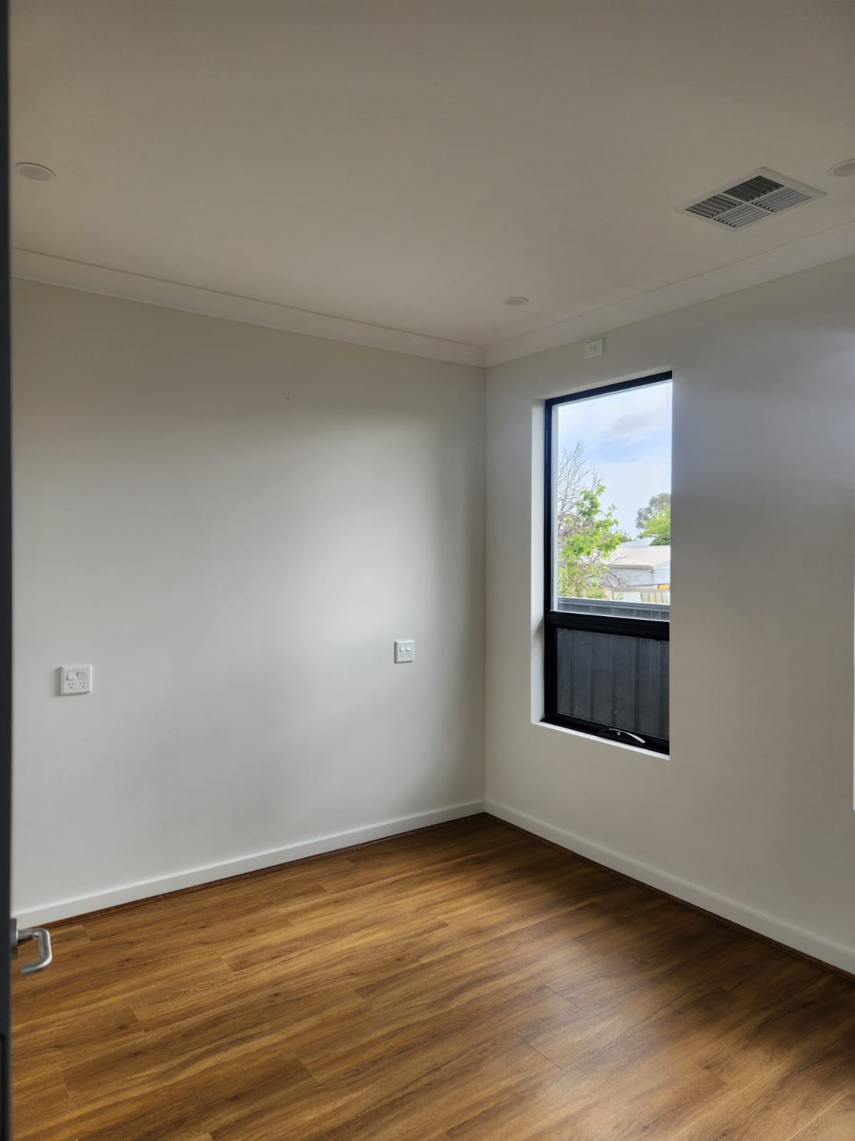 Modern Villa in Elizabeth North — Home image 4