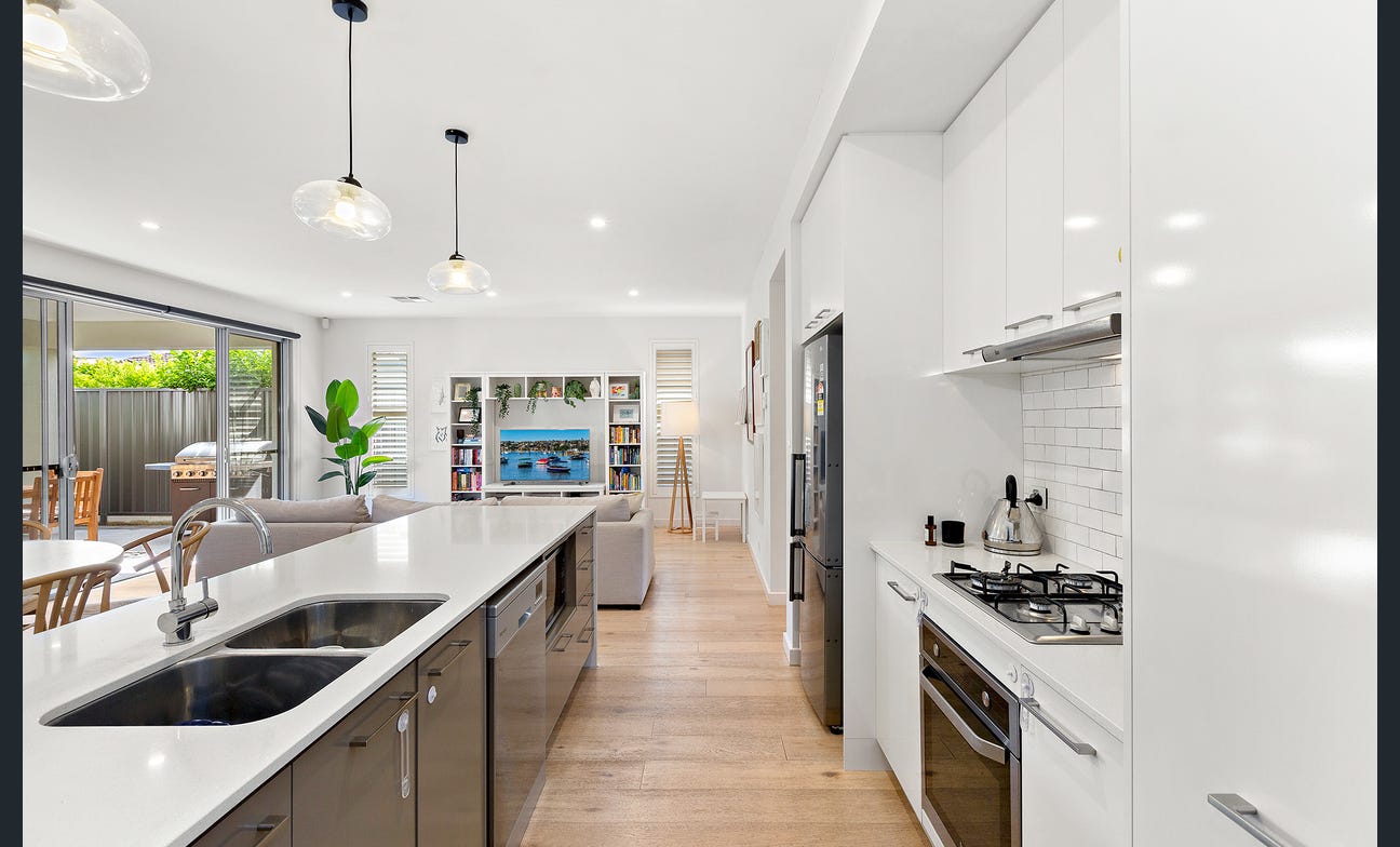 SIL House in Warradale - Near Marion Shopping Centre, SA Aquatic, Glenelg Beach — Home image 2