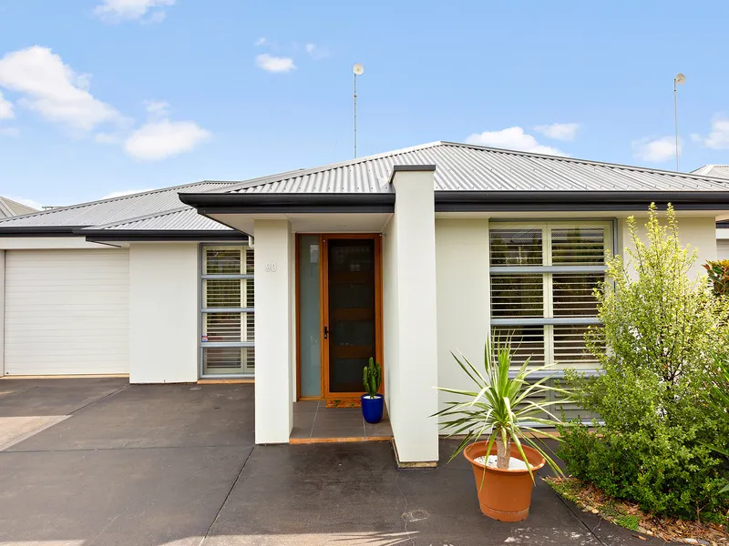 SIL House in Warradale - Near Marion Shopping Centre, SA Aquatic, Glenelg Beach — Home image 4