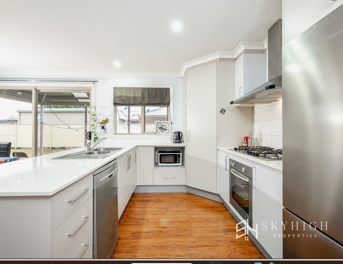 31 Kinchega Drive, Shepparton North VIC, Australia — Home image 2