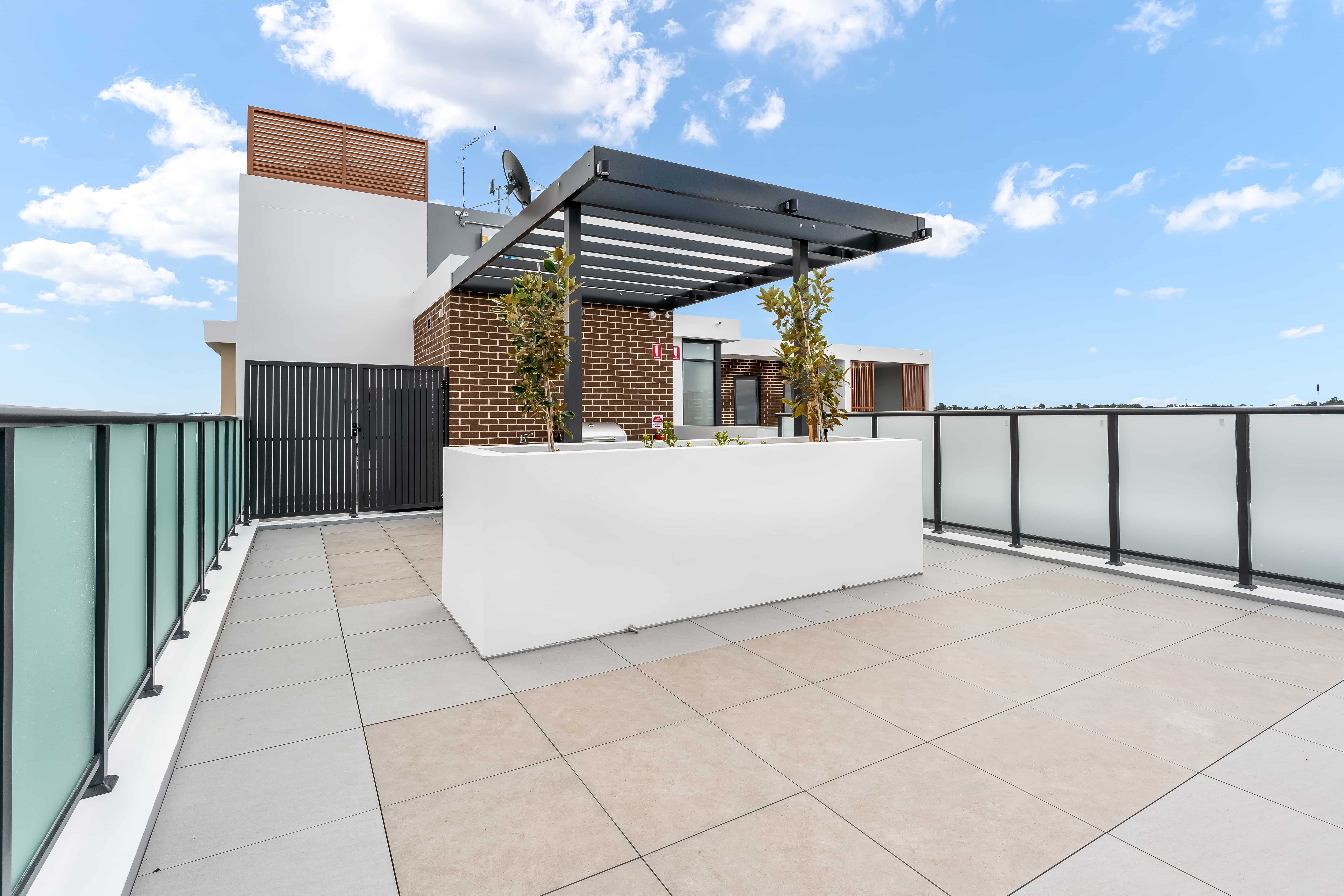 Prime location: HPS 1& 2-Bedroom SDA apartments in Liverpool — Home image 13
