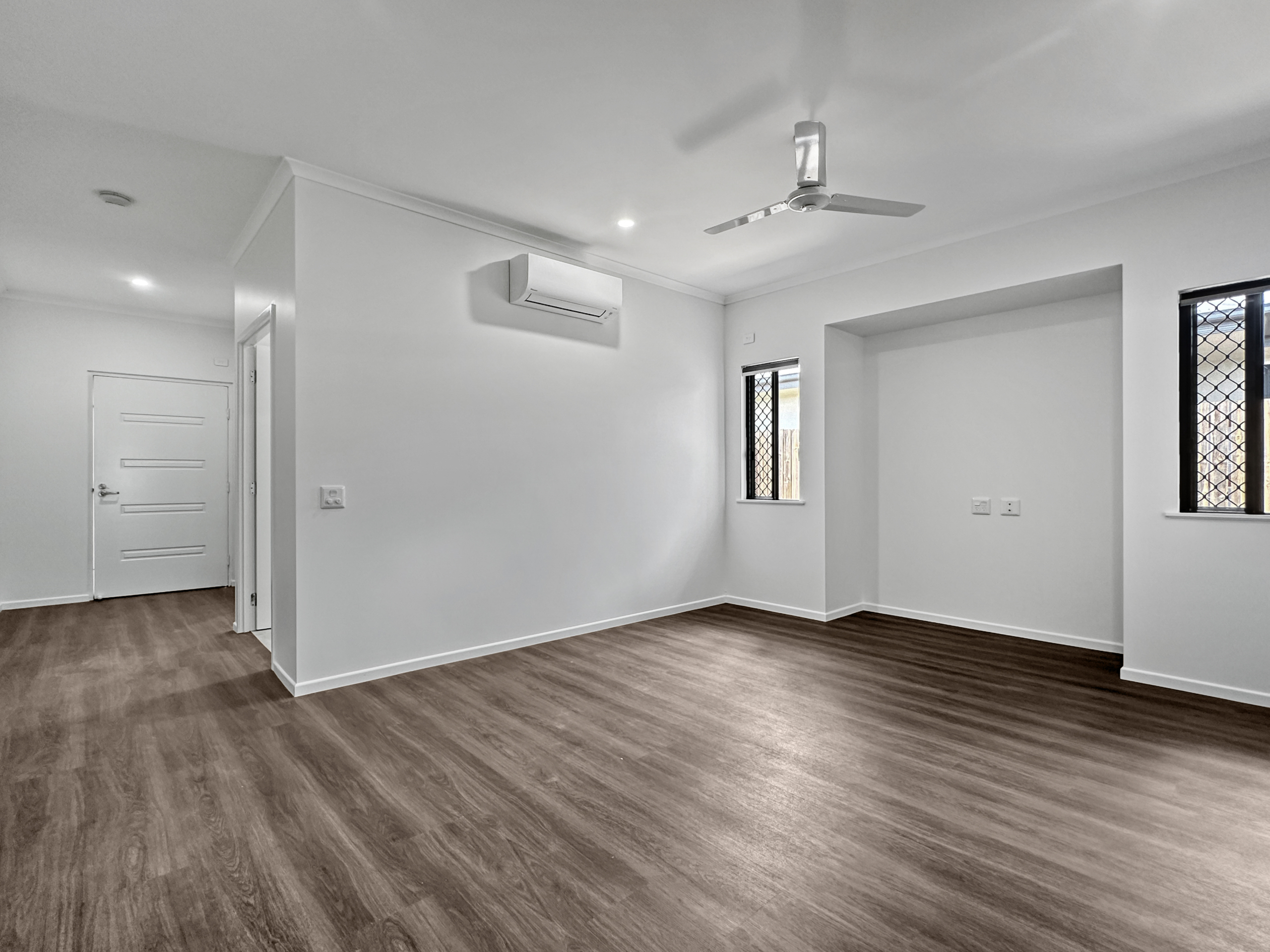 Mount Low, Townsville QLD - High Physical Support House — Home image 4