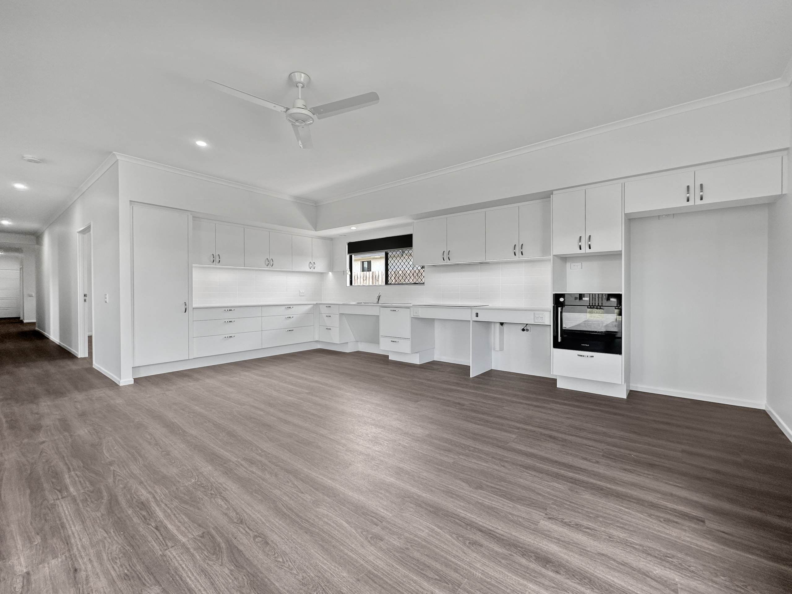 Mount Low, Townsville QLD - High Physical Support House — Home image 7