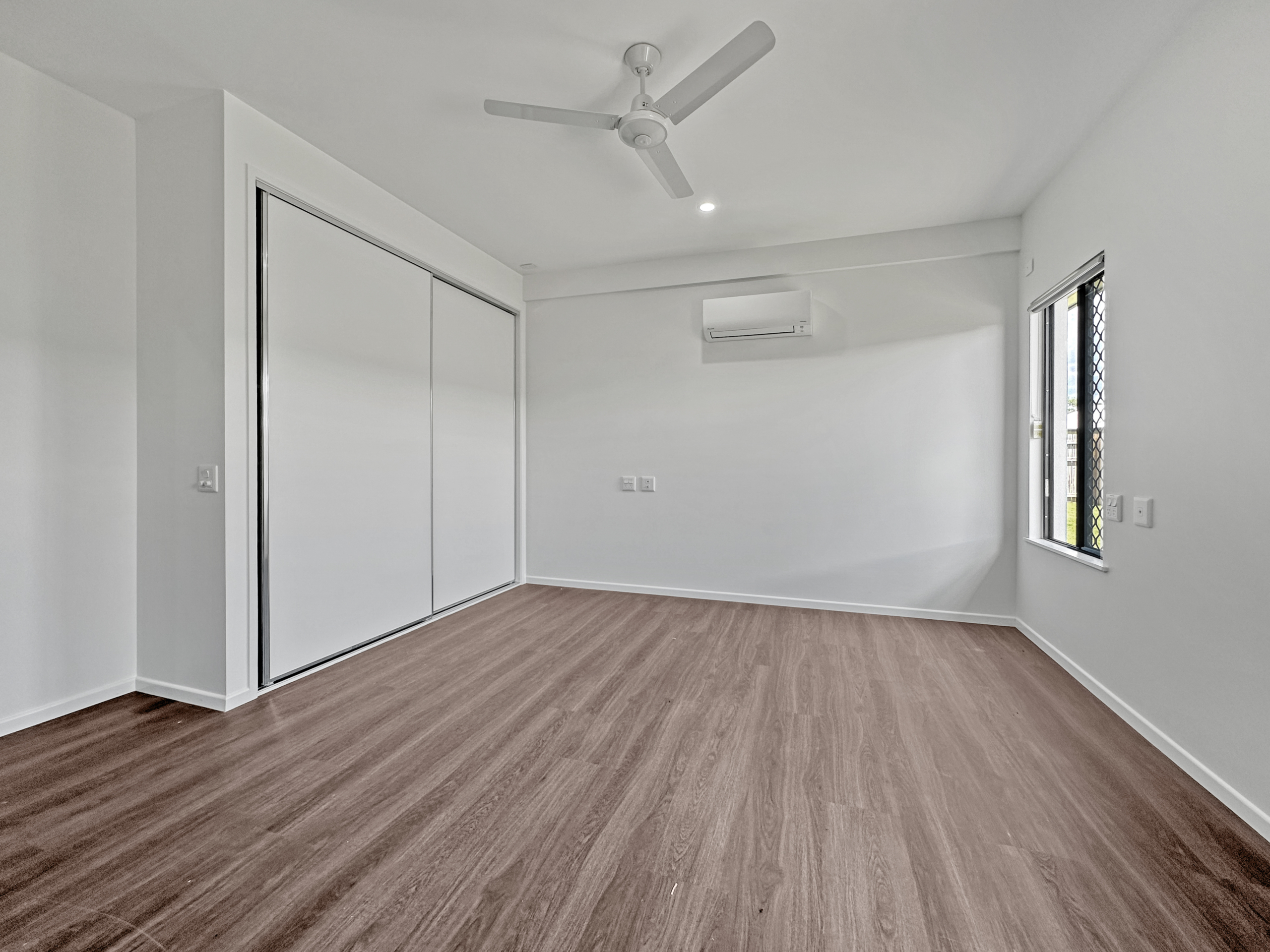 Mount Low, Townsville QLD - High Physical Support House — Home image 10